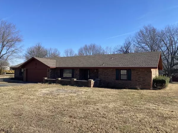 2712 Rolling Green DR, Independence, KS 67301