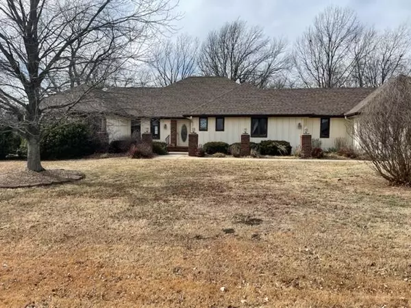 2725 Country Club Cir N/A #1, Independence, KS 67301