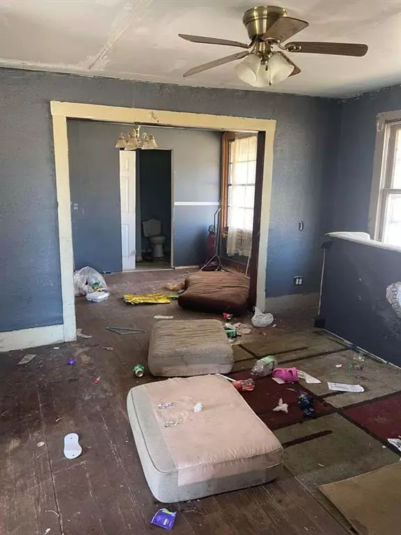 Buffalo, KS 66717,112 Maple N/A