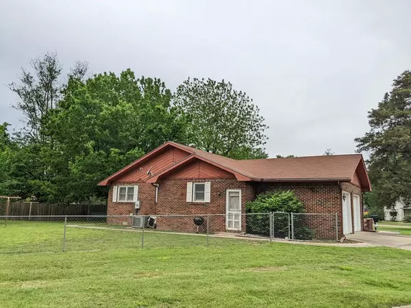 Cherryvale, KS 67335,503 W 3rd ST