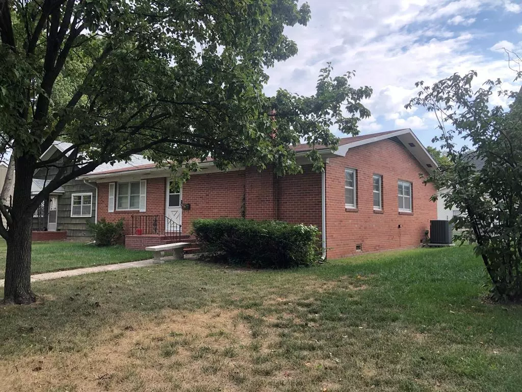 Iola, KS 66749,315 S Walnut N/A