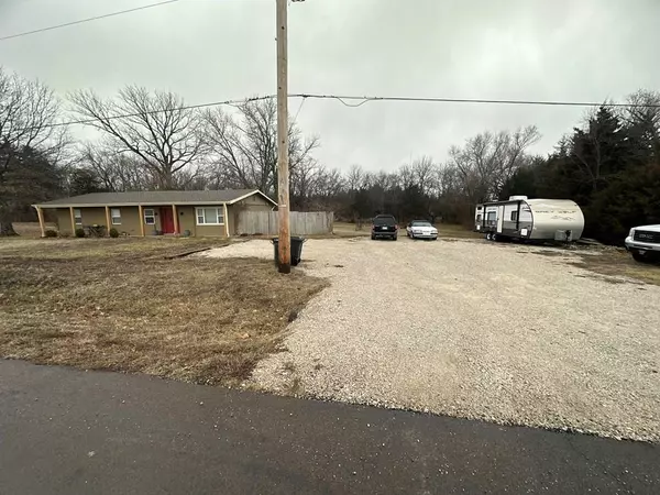 Iola, KS 66749,1421 Montana RD
