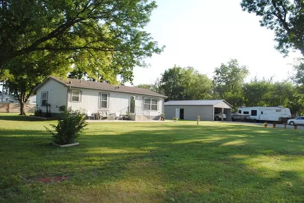 507 Independence AVE, Cherryvale, KS 67335