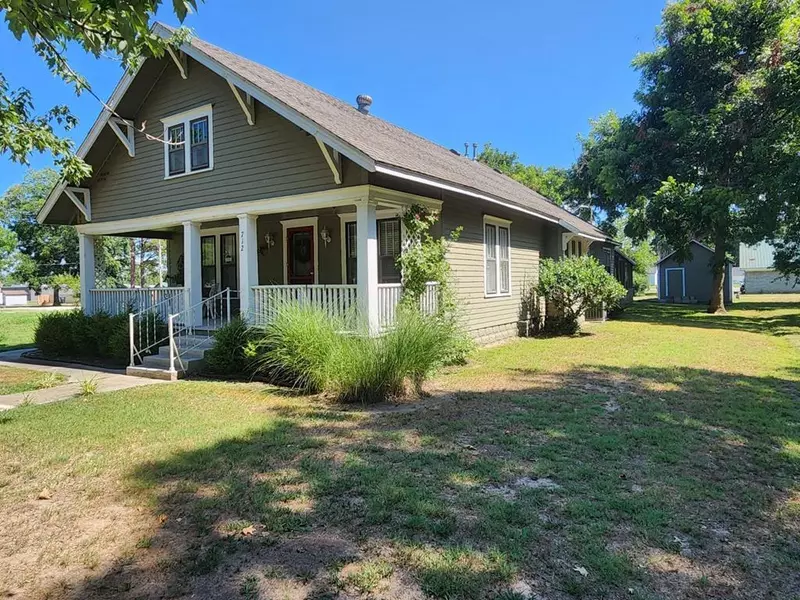 712 Walnut N/A, Chetopa, KS 67336