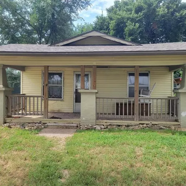 713 E Central AVE, Arkansas City, KS 67005