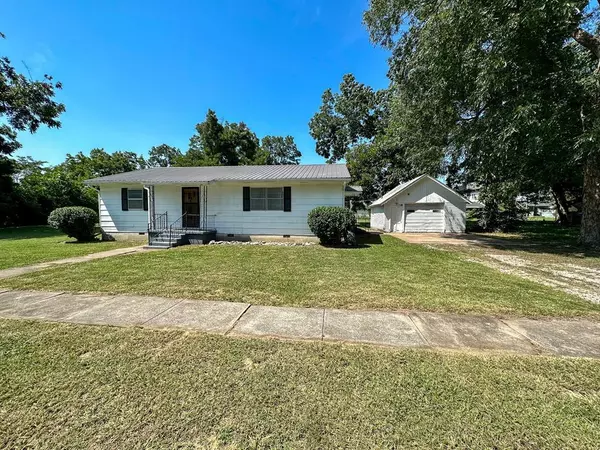 717 Locust N/A, Chetopa, KS 67336