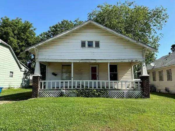 1312 W 7th ST, Coffeyville, KS 67337