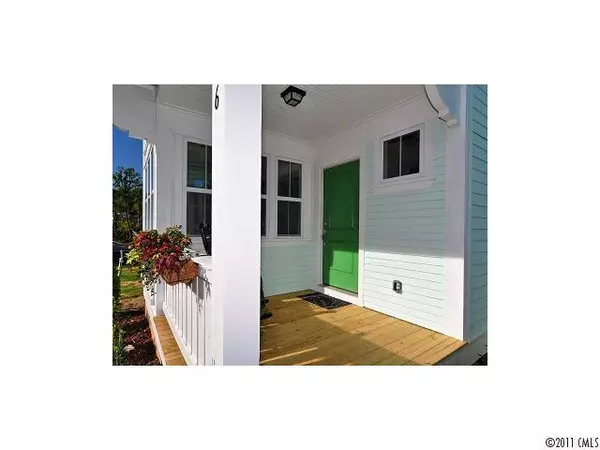 Davidson, NC 28036,360 Spring ST