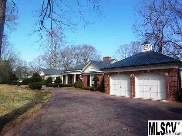 1034 NW 14th Avenue DR, Hickory, NC 28601
