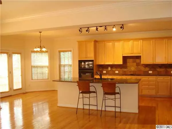 Mount Holly, NC 28120,221 Silvercliff DR