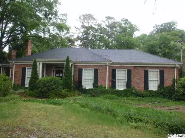 2911 Sharon RD, Charlotte, NC 28211