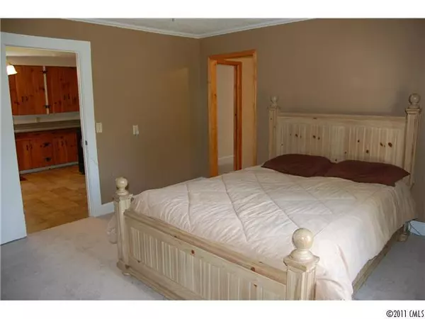 Peachland, NC 28133,488 Savannah RD