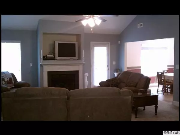 New London, NC 28127,313 Lakeshore DR