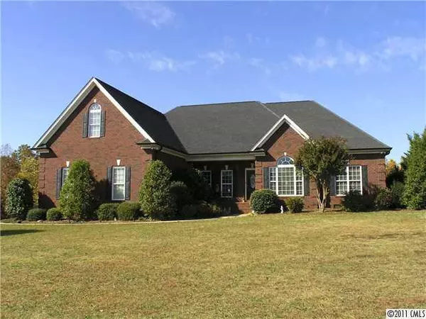 615 Small Country LN, Midland, NC 28107