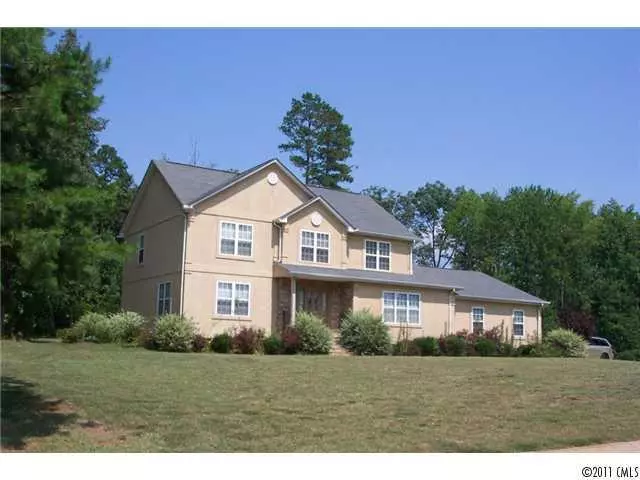 8207 Malibu Pointe LN, Denver, NC 28037