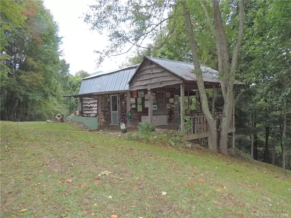 694 Whispering Winds RD, Waynesville, NC 28785