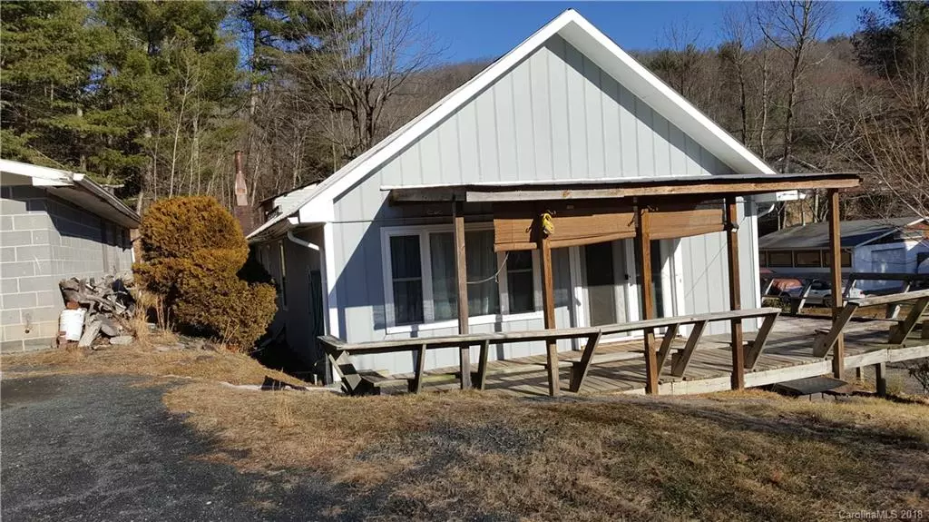 Spruce Pine, NC 28777,83 Jack Sullins RD