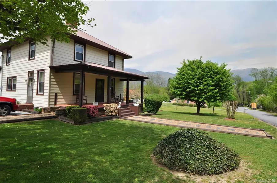 70 Frisbee ST, Hot Springs, NC 28743