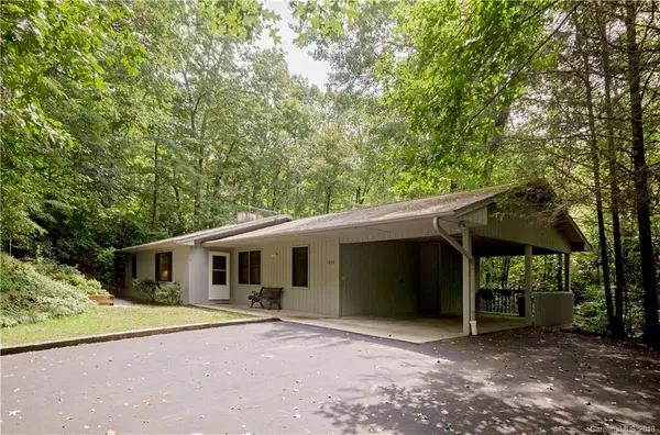 1030 Middle Connestee TRL, Brevard, NC 28712