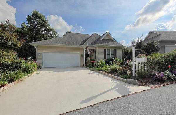 55 Ashefield CT, Hendersonville, NC 28791