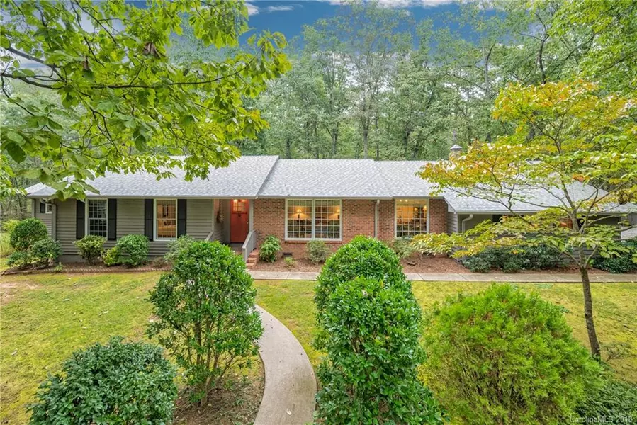 235 Coachman LN, Tryon, NC 28782