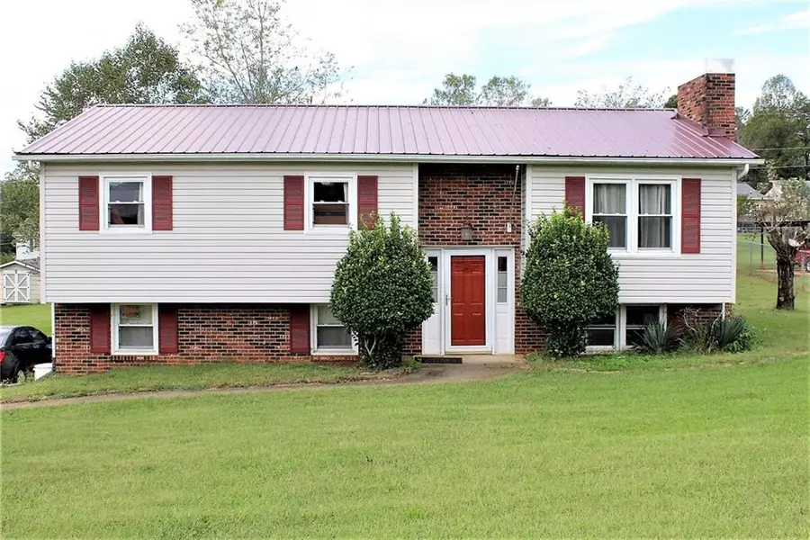 2208 Walt Arney RD, Lenoir, NC 28645