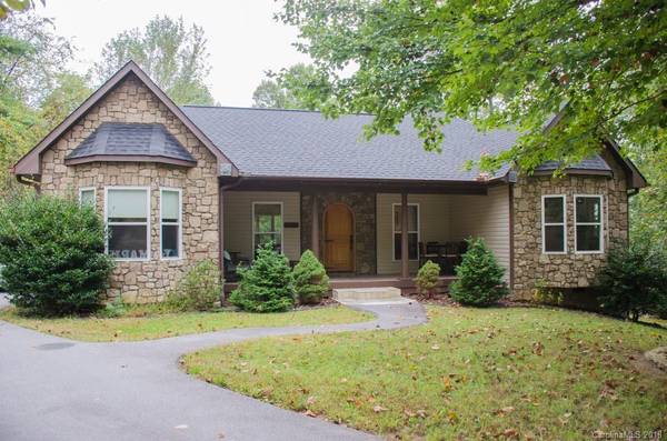 134 Buckeye DR, Hendersonville, NC 28792