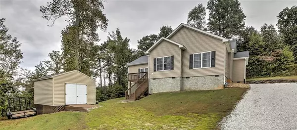 509 Hudgins RD, Hendersonville, NC 28792