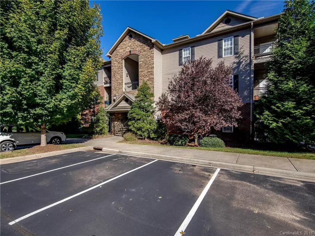 Asheville, NC 28803,725 Appeldoorn CIR