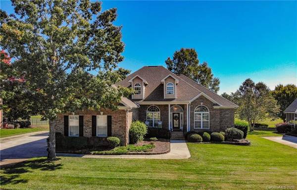 1500 Emerald Lake DR, Matthews, NC 28104