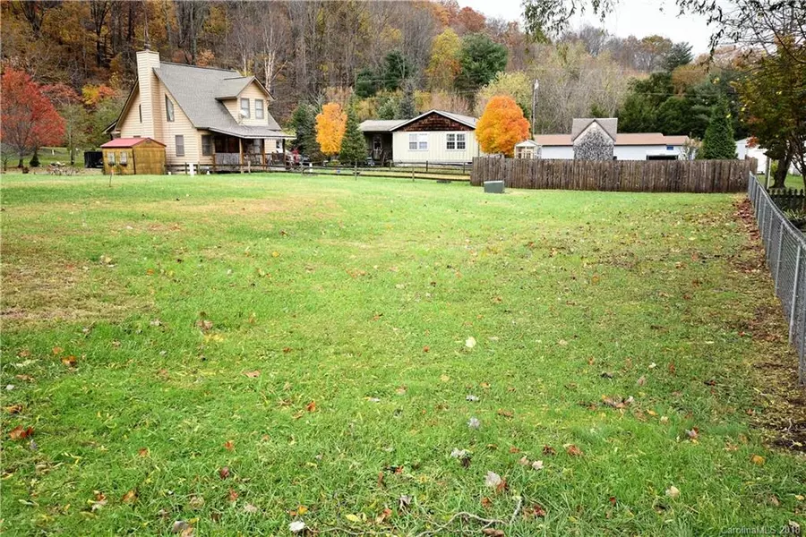 7 & 8 Dream Meadow LN #7 & 8, Maggie Valley, NC 28751