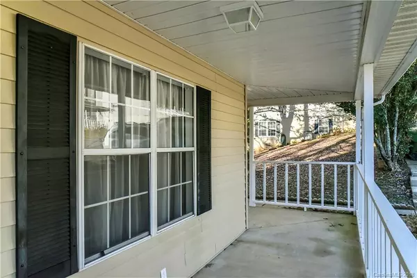 Asheville, NC 28805,146 Rocking Porch RDG