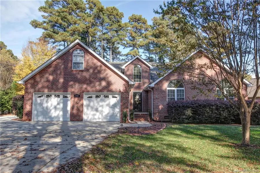 7820 Windy Pine CIR, Denver, NC 28037