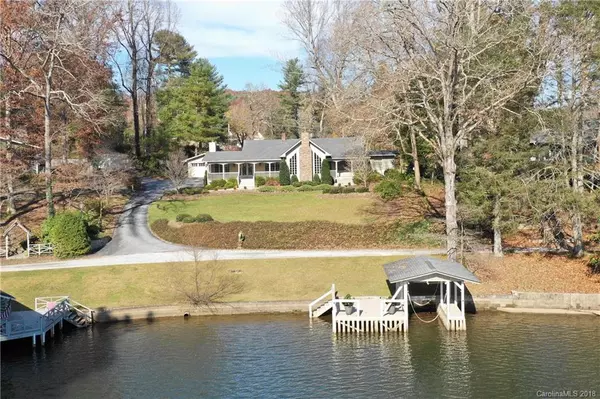 214 Mondamin RD, Zirconia, NC 28790