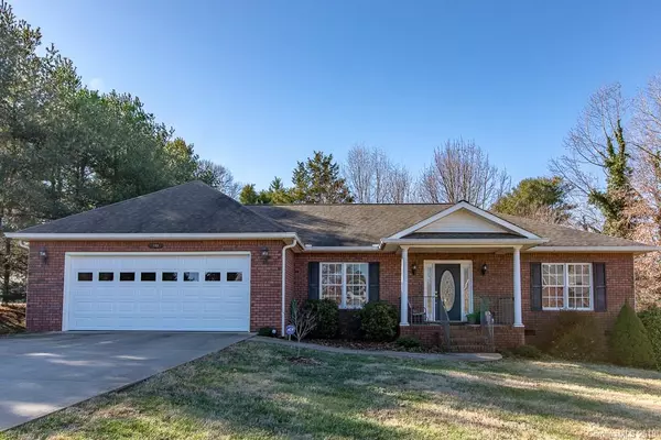 103 Meadowlark LN, Statesville, NC 28625