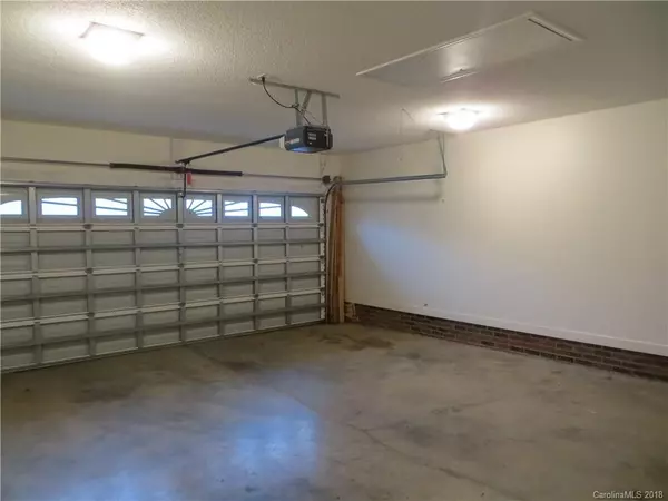 Newton, NC 28658,1469 Clear Creek LN