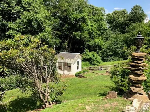 Little Switzerland, NC 28749,152 LAUREL LN