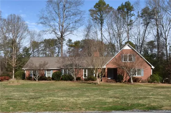 225 Sandy Ford RD, Mount Holly, NC 28120