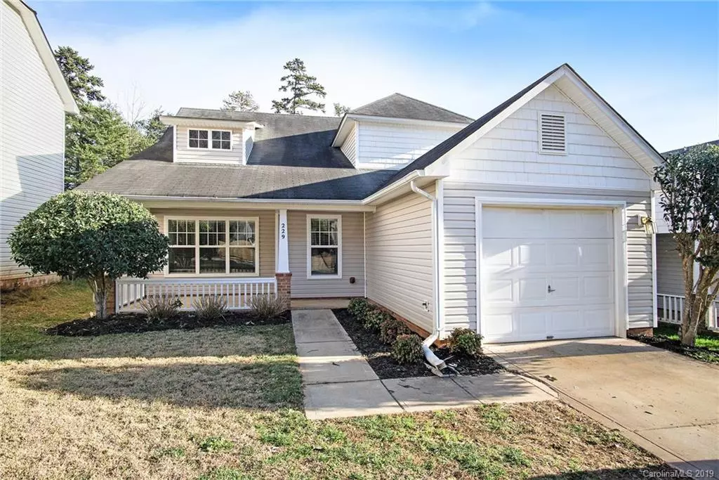 Matthews, NC 28105,229 Amir CIR