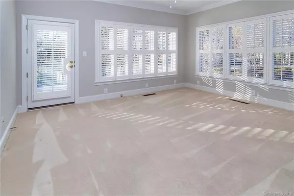 Kannapolis, NC 28083,308 Idlewood DR