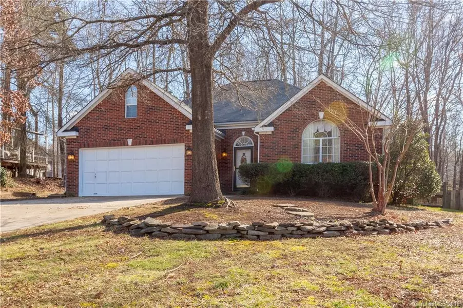 203 Pond View LN, Fort Mill, SC 29715