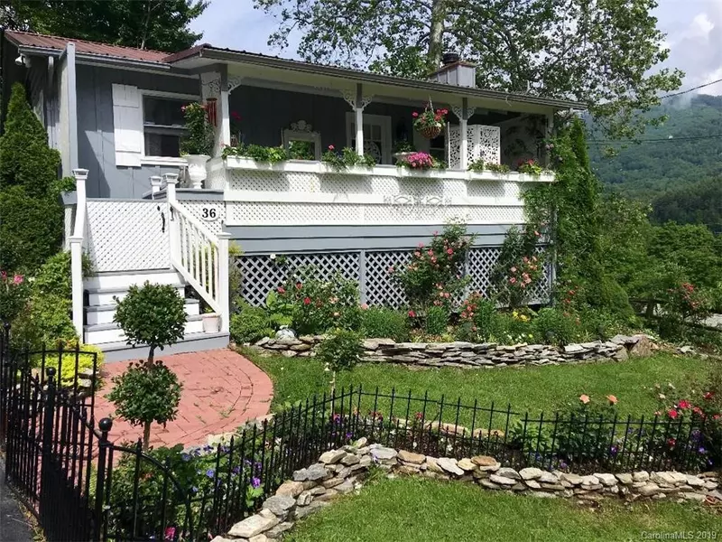 36 Brookside LN, Maggie Valley, NC 28751