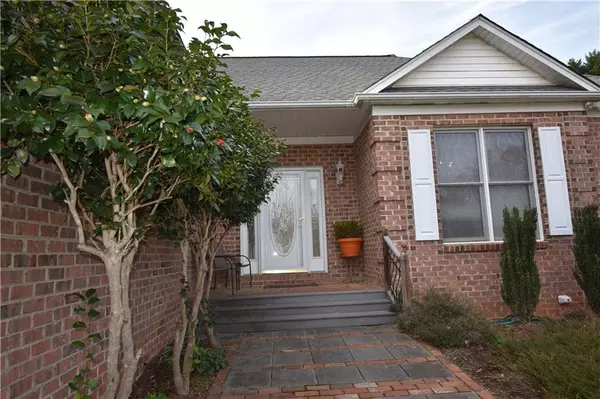 Hickory, NC 28602,1740 7th Street LN SE