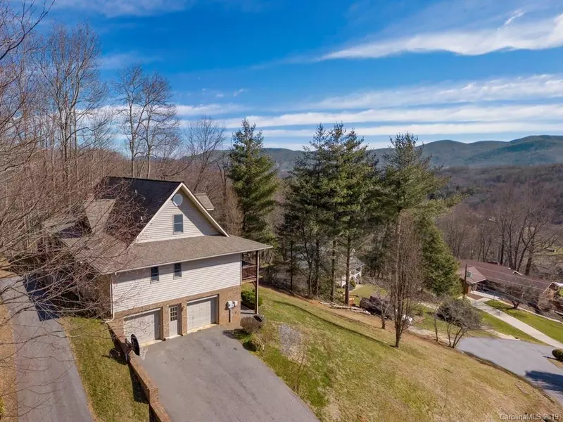 360 Lenwood DR, Waynesville, NC 28785