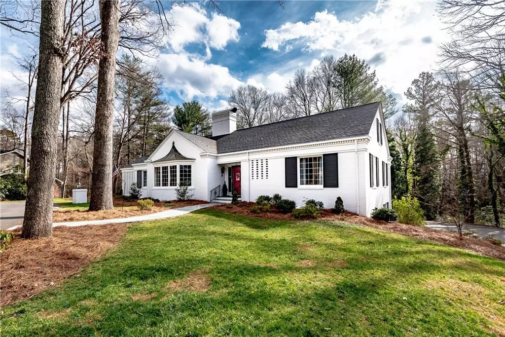 Hickory, NC 28601,561 11th Avenue CIR NW