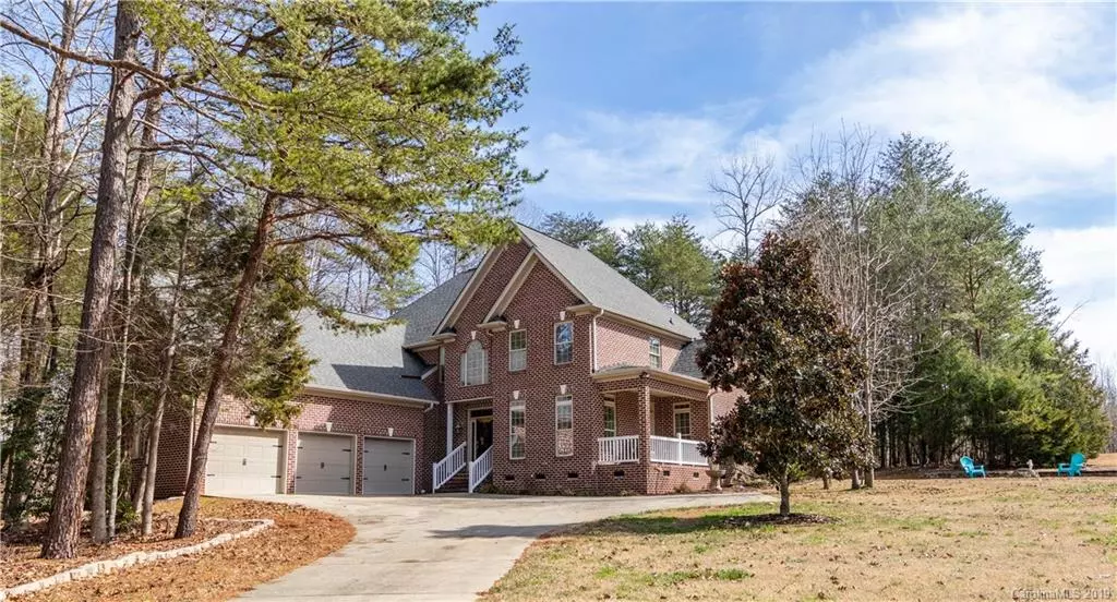 860 Savile LN, Fort Mill, SC 29715