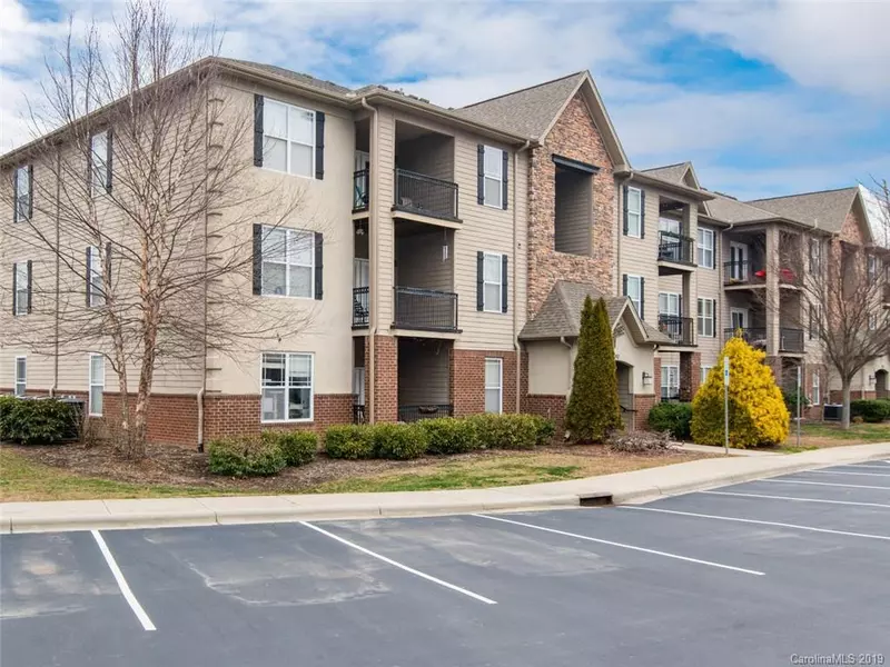 202 Brickton Village CIR #303, Fletcher, NC 28732