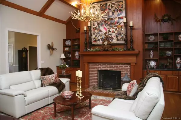 Sapphire, NC 28774,79 Rexwood LN