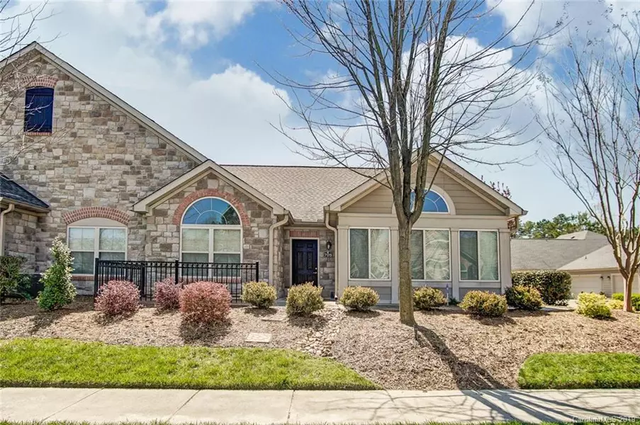 705 Ledgestone CT, Tega Cay, SC 29708