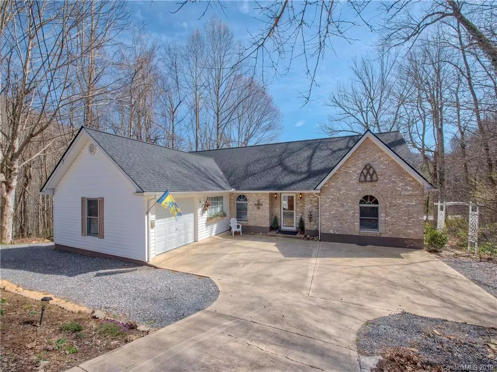 Maggie Valley, NC 28751,115 Little Creek LN